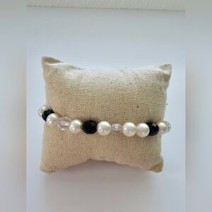 Large Wrist Black & White Pearl and Crystal Beaded Bracelet Silver Tone Clasp